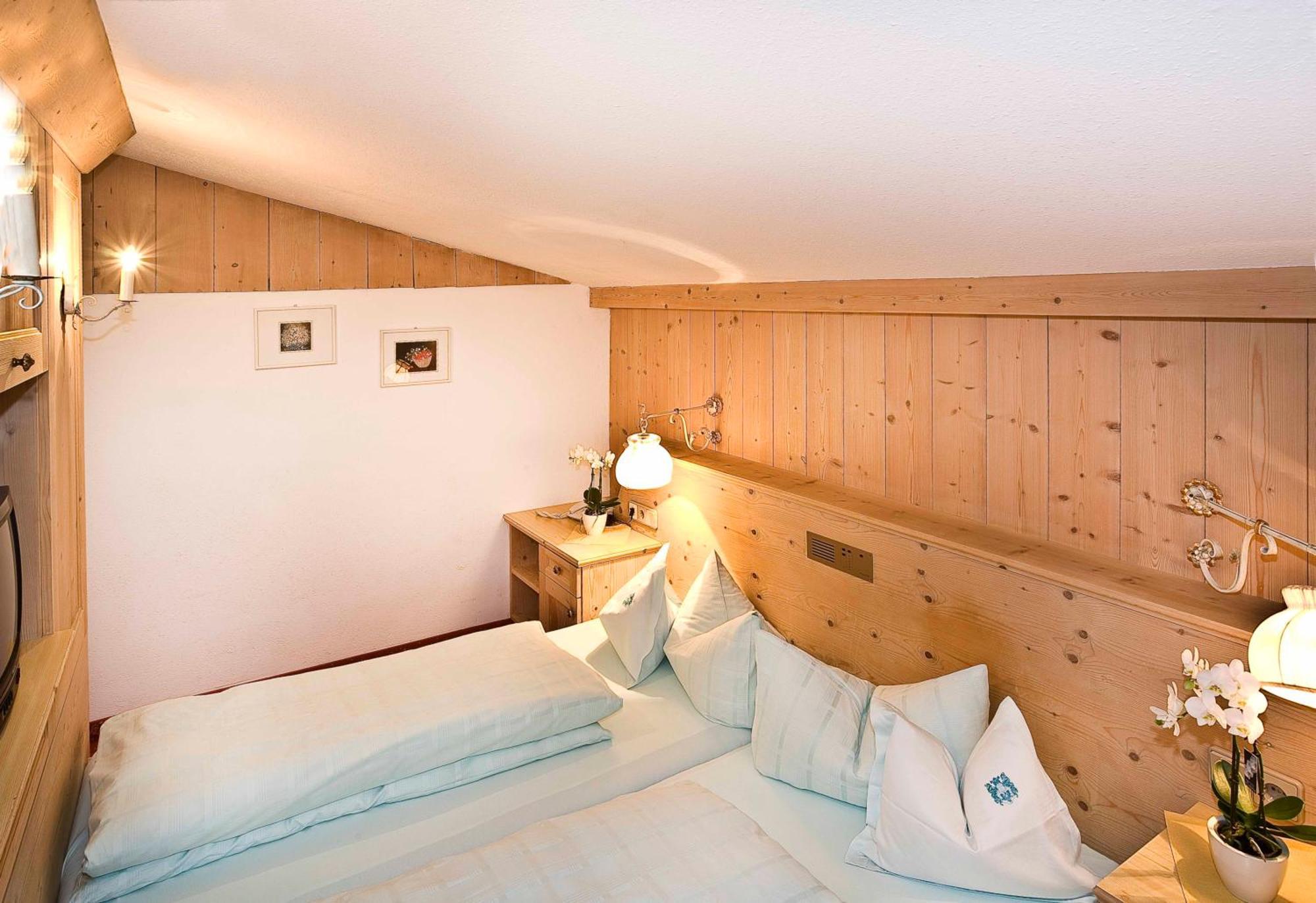 Alpenhotel Fernau นอยชติฟ อิม ชตูไปทัล ภายนอก รูปภาพ