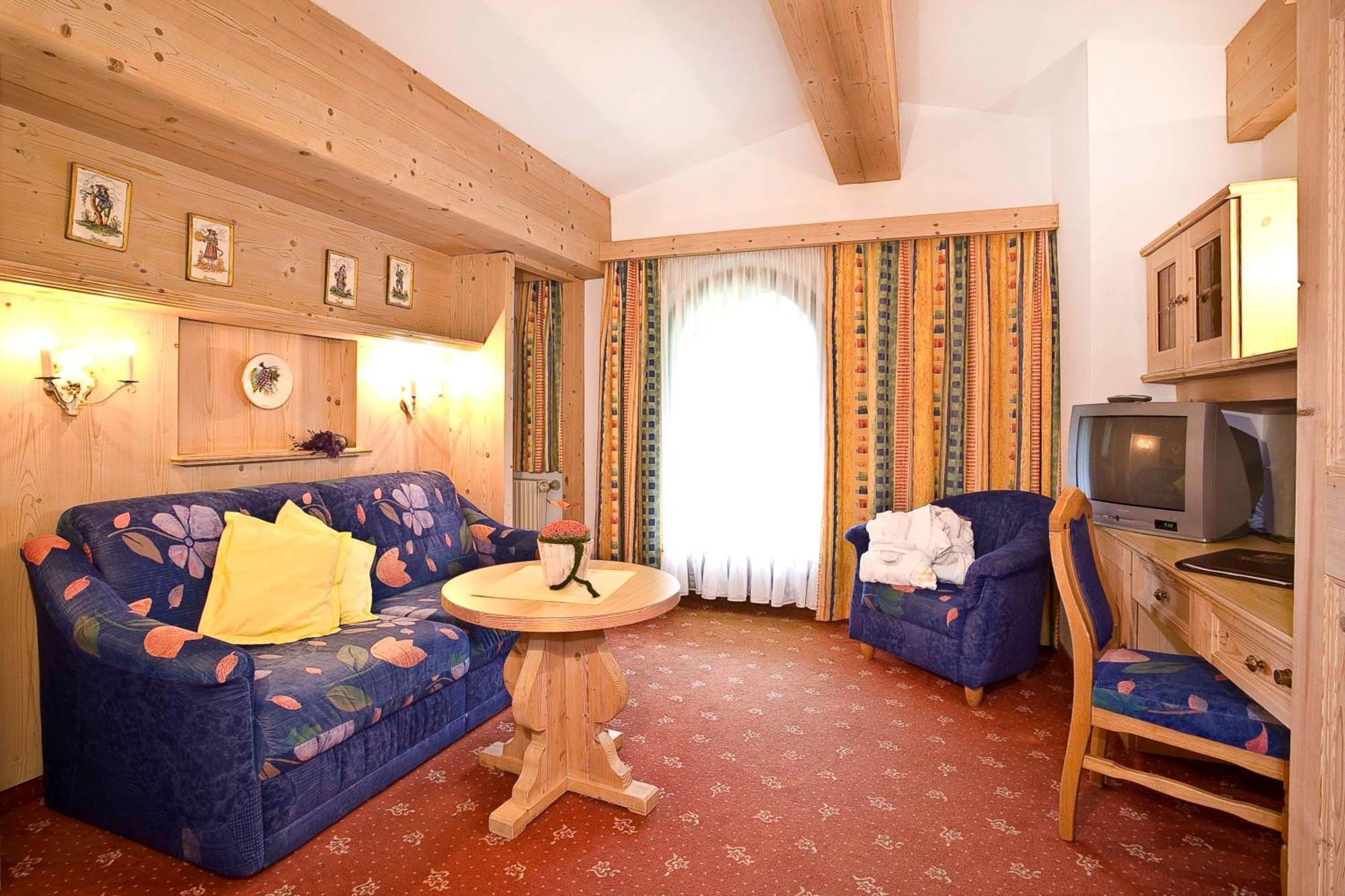 Alpenhotel Fernau นอยชติฟ อิม ชตูไปทัล ภายนอก รูปภาพ